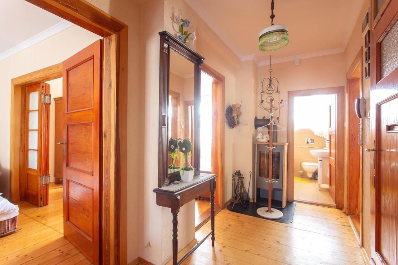 Dom Pod Rybia Skala Apartment เยเลเนียกูรา ภายนอก รูปภาพ
