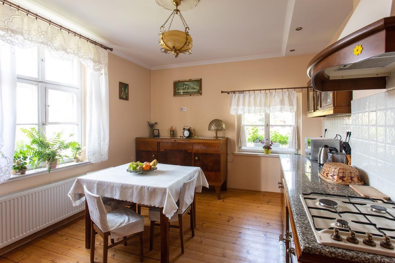 Dom Pod Rybia Skala Apartment เยเลเนียกูรา ภายนอก รูปภาพ